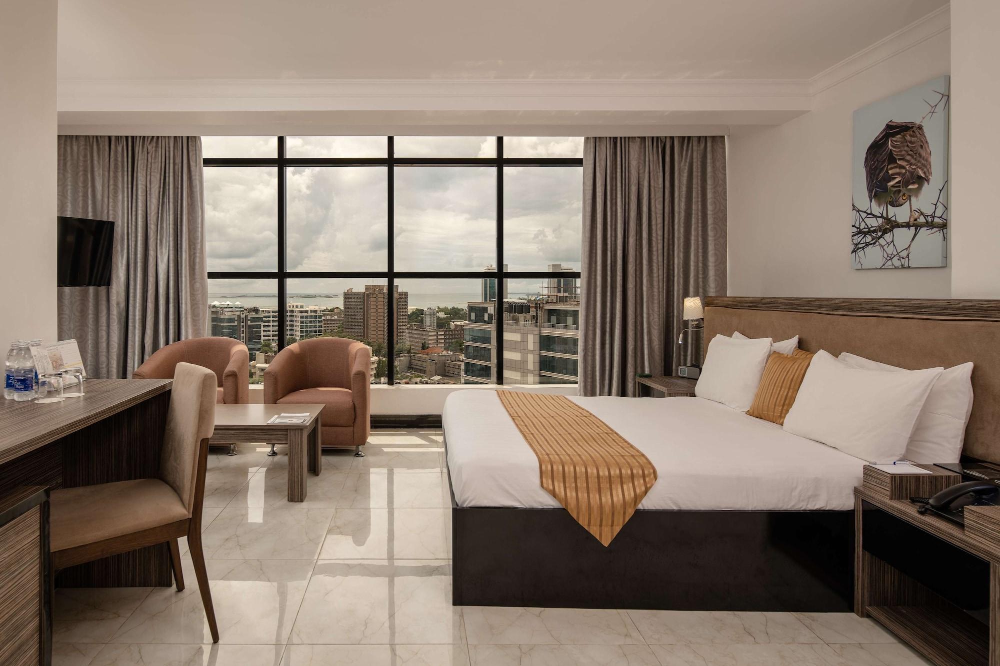 Golden Tulip Center 4*