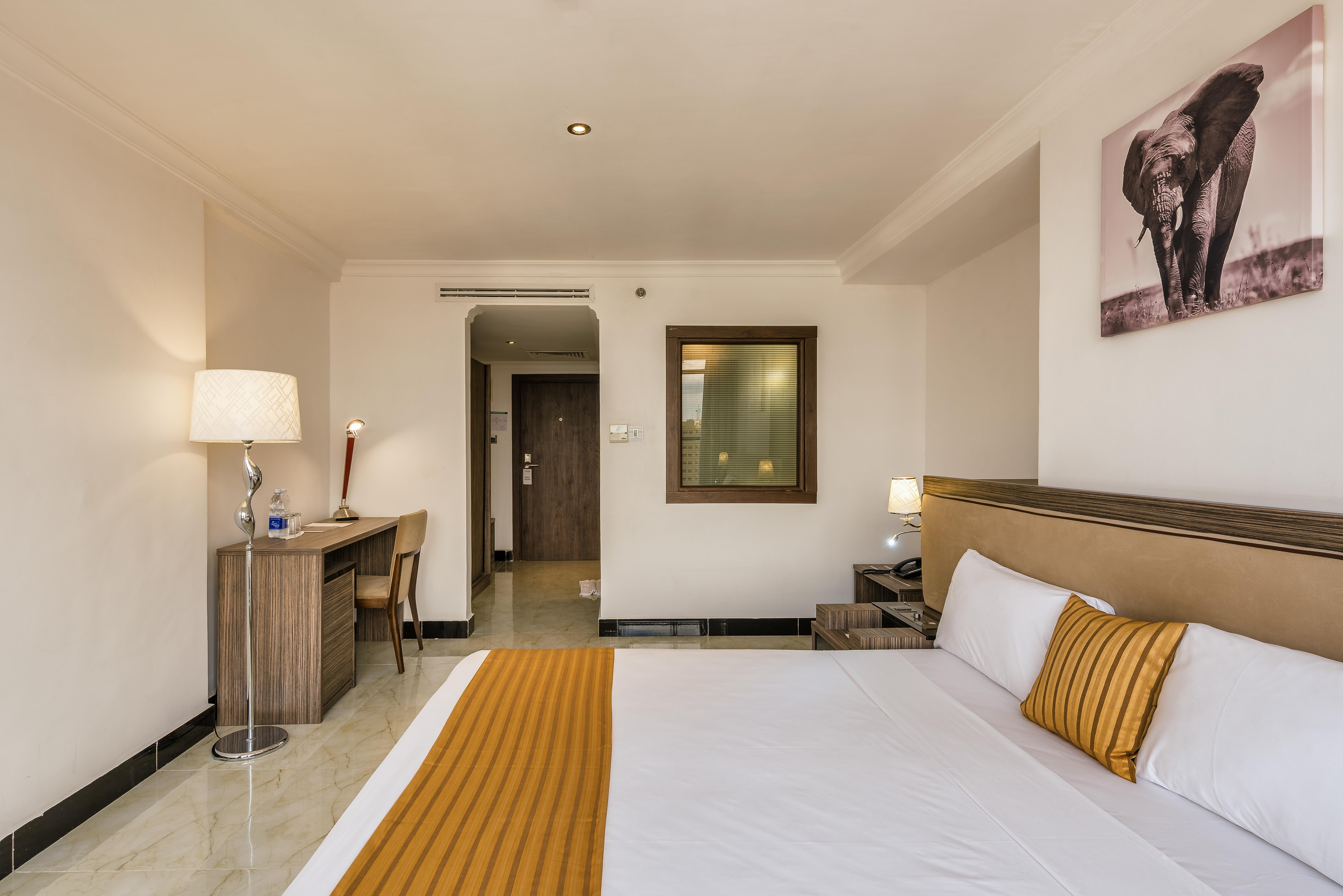 Golden Tulip Center Hotel